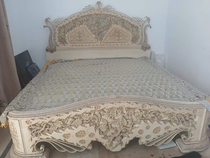 Luxury bed 0