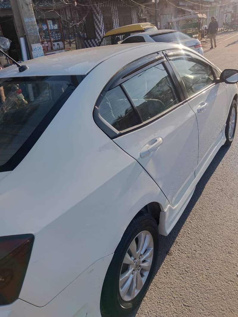 Honda City Aspire 1.3 Model 2015 4