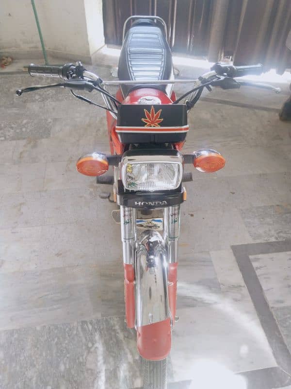 Honda 125 argent sel new condition 0