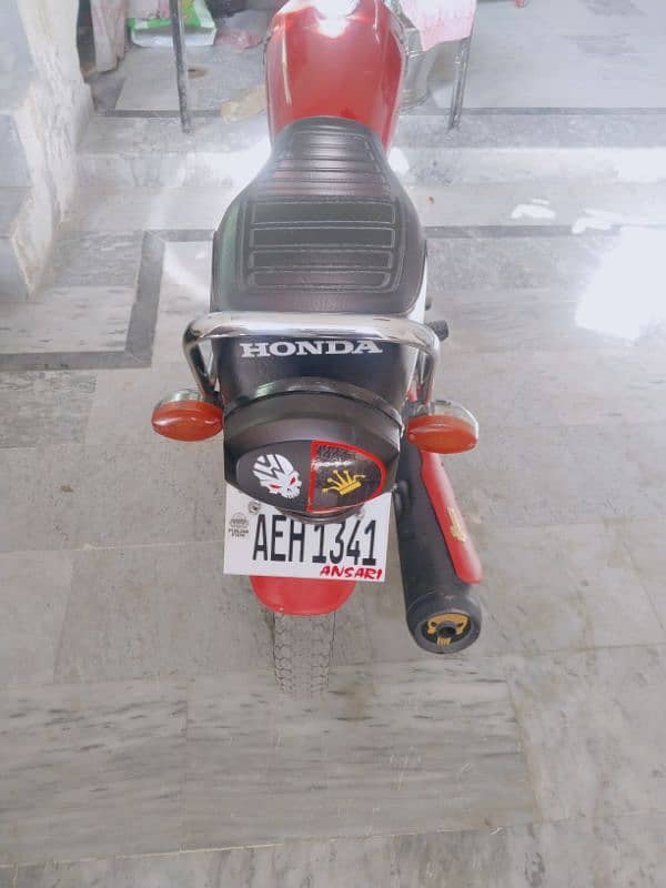 Honda 125 argent sel new condition 2