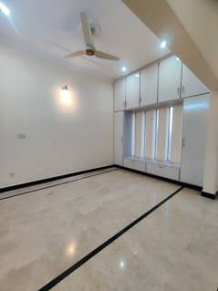 Upper Portion For Rent In F15 Water Gas Electricity All Facilities Near To Markaz Masjid Park Best Location More Five Options Available