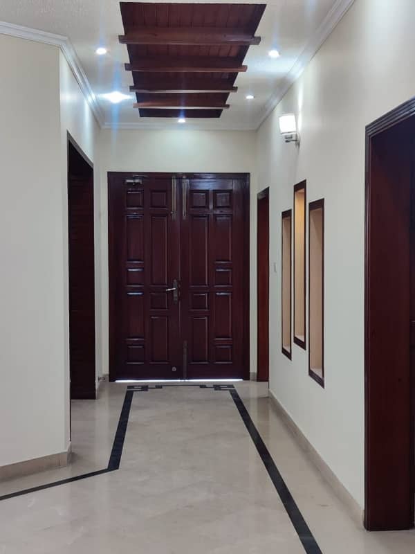 Upper Portion For Rent In F15 Water Gas Electricity All Facilities Near To Markaz Masjid Park Best Location More Five Options Available 9