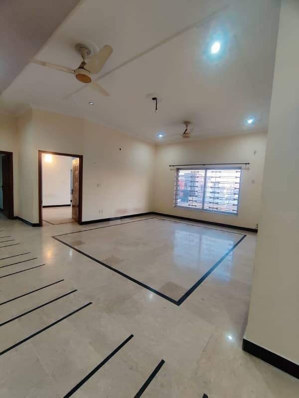 Upper Portion For Rent In G15 Size 12 Marla Water Gas Electricity All Facilities Near To Markaz Masjid Park Best Location More Five Options Available 3