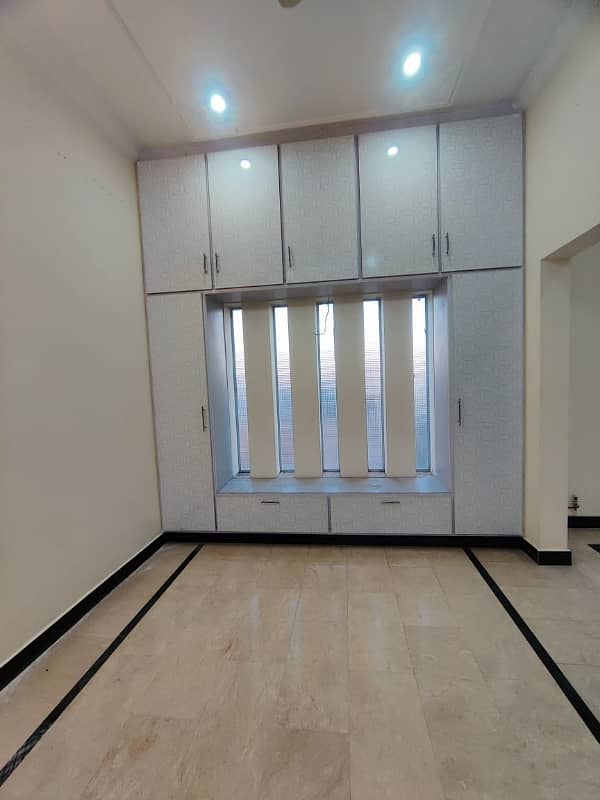 Upper Portion For Rent In G15 Size 12 Marla Water Gas Electricity All Facilities Near To Markaz Masjid Park Best Location More Five Options Available 4