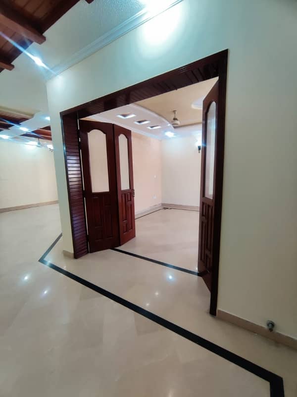 Upper Portion For Rent In G15 Size 12 Marla Water Gas Electricity All Facilities Near To Markaz Masjid Park Best Location More Five Options Available 8