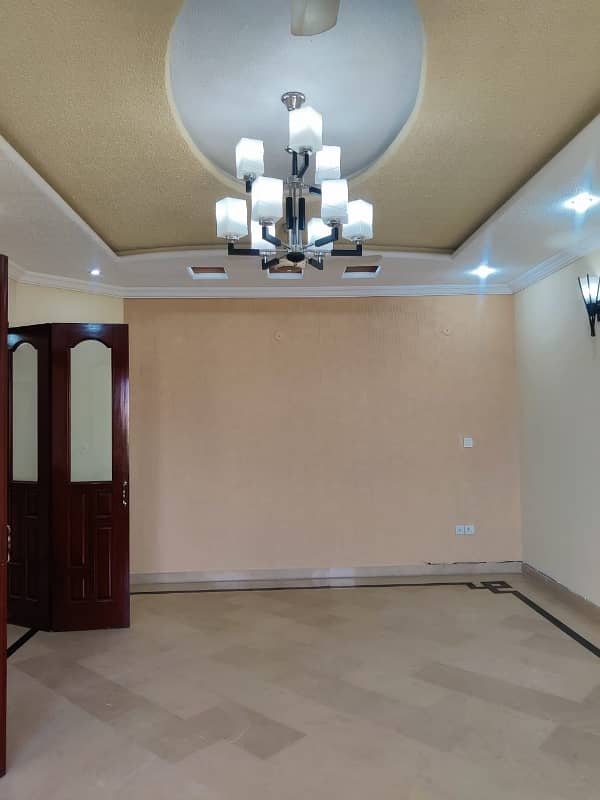 Upper Portion For Rent In G15 Size 12 Marla Water Gas Electricity All Facilities Near To Markaz Masjid Park Best Location More Five Options Available 12