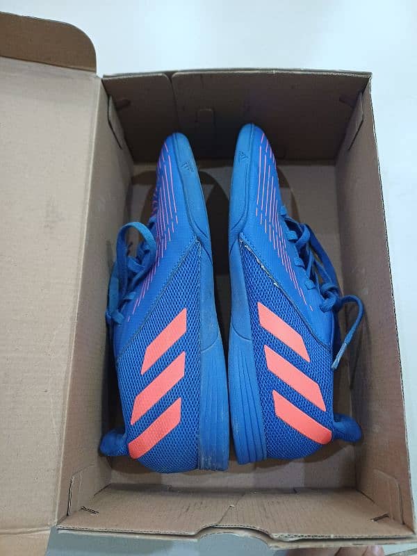 Adidas predator edge . 4. blue 5