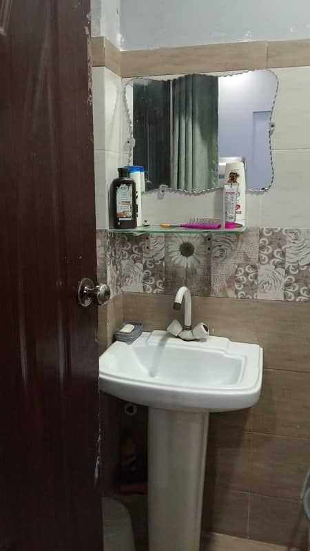 Prime Location Flat For sale In Azam Basti Karachi 4