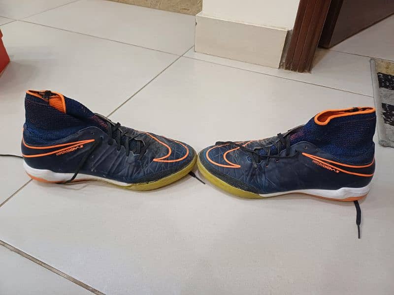 Nike Hypervenom X original imported. Size 6 children 1