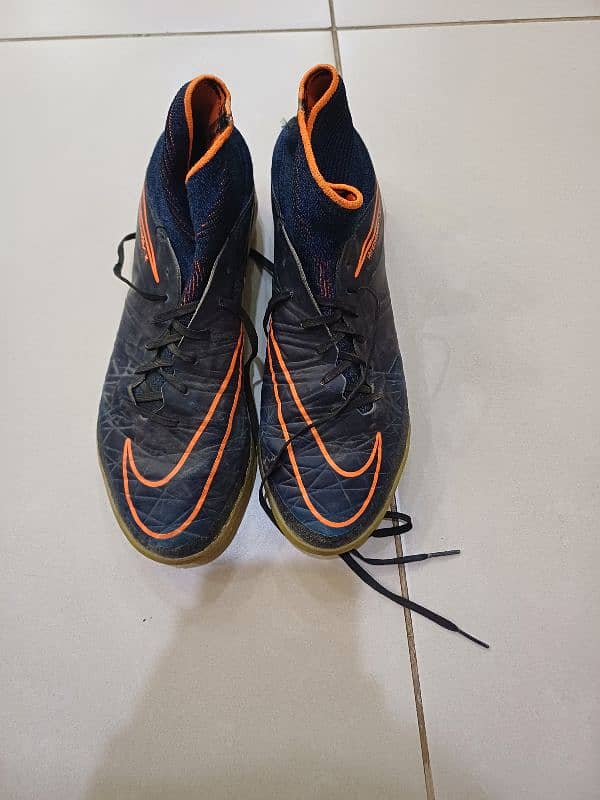 Nike Hypervenom X original imported. Size 6 children 3