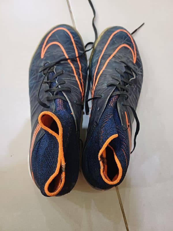 Nike Hypervenom X original imported. Size 6 children 4