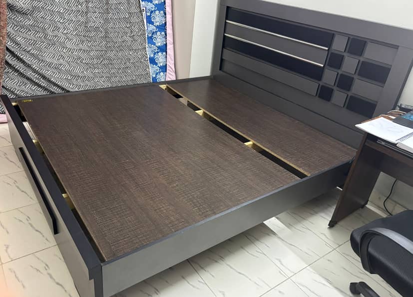 KING BED GRAY/BLACK WITHOUT MATRESS SLIGHTLY USED +923300377924 2