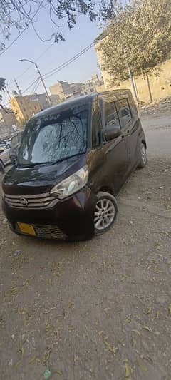 Nissan Roox 2014