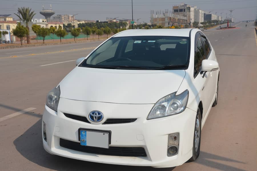 Toyota Prius 2011 S touring 1.8 Hybrid 1