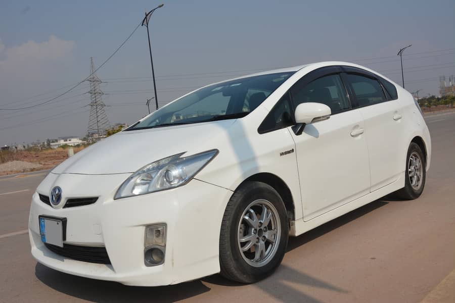 Toyota Prius 2011 S touring 1.8 Hybrid 2