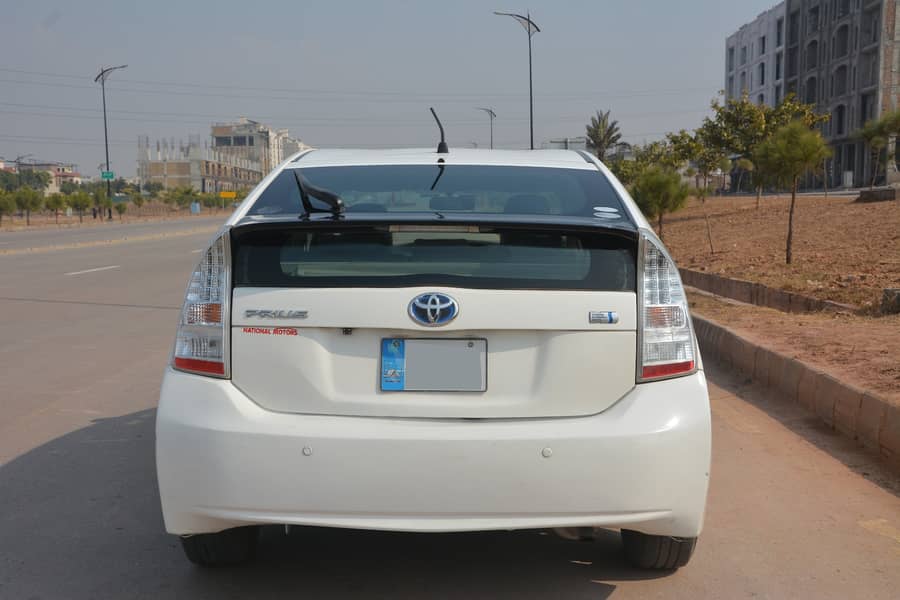 Toyota Prius 2011 S touring 1.8 Hybrid 4