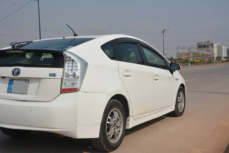 Toyota Prius 2011 S touring 1.8 Hybrid 5