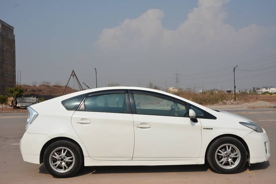 Toyota Prius 2011 S touring 1.8 Hybrid 6