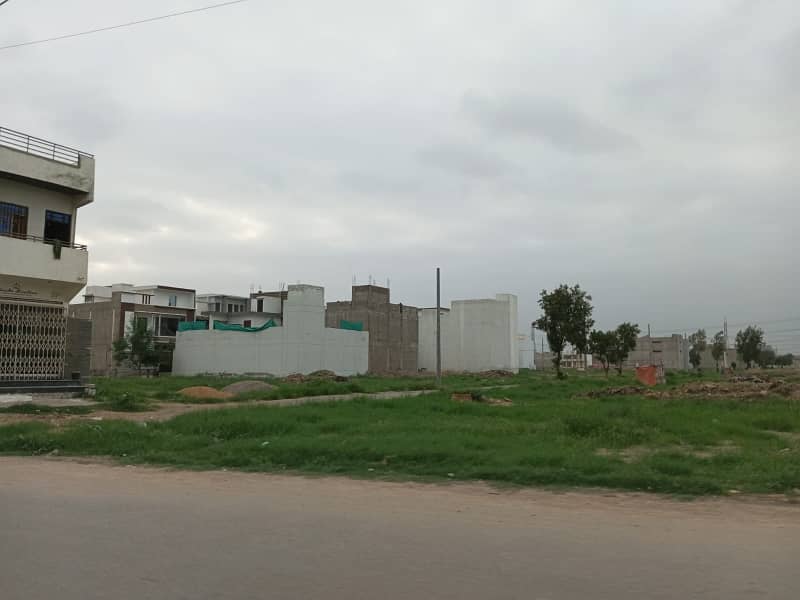 120 Square Yards Residential Plot For sale In Saadi Garden - Block 2 4