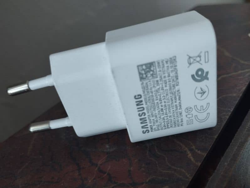 25W power adapter 1