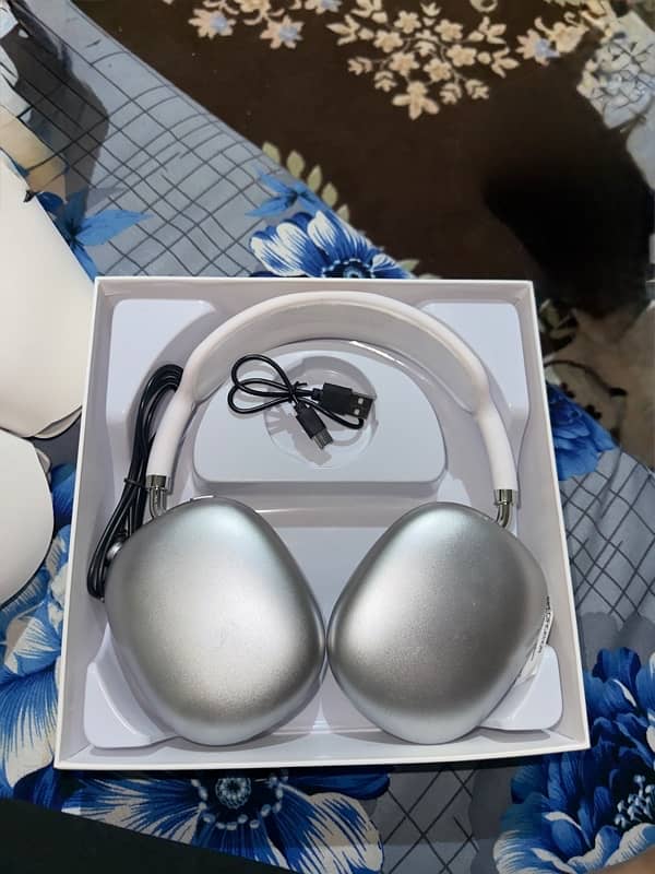 Airpod max ( 2 nd copy) 4