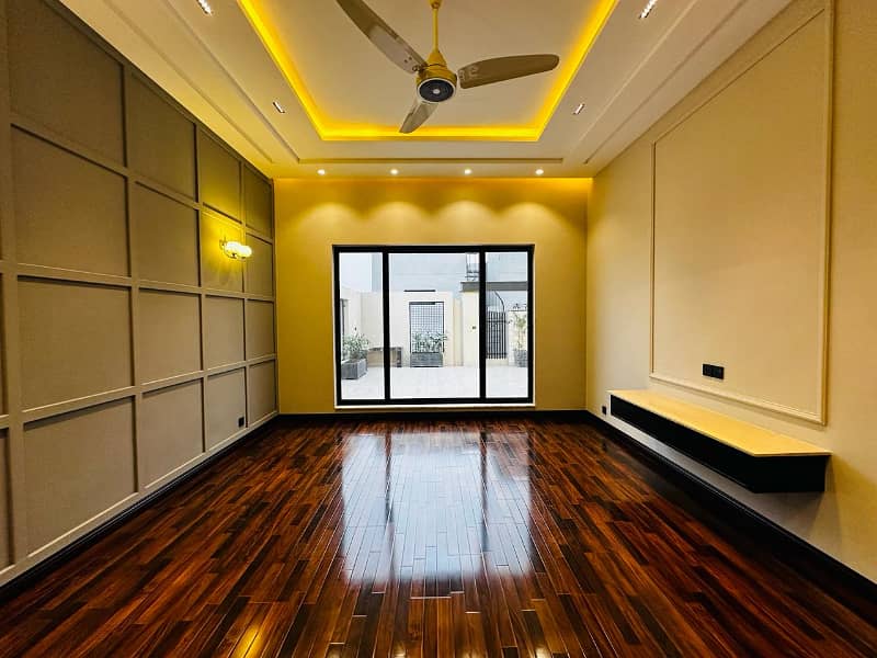 Perfect 1 Kanal House for Sale in N Block, Phase 6, DHA Lahore 128 Properties 2