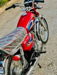 Honda cg 125 2022 good condition first owner karachi num