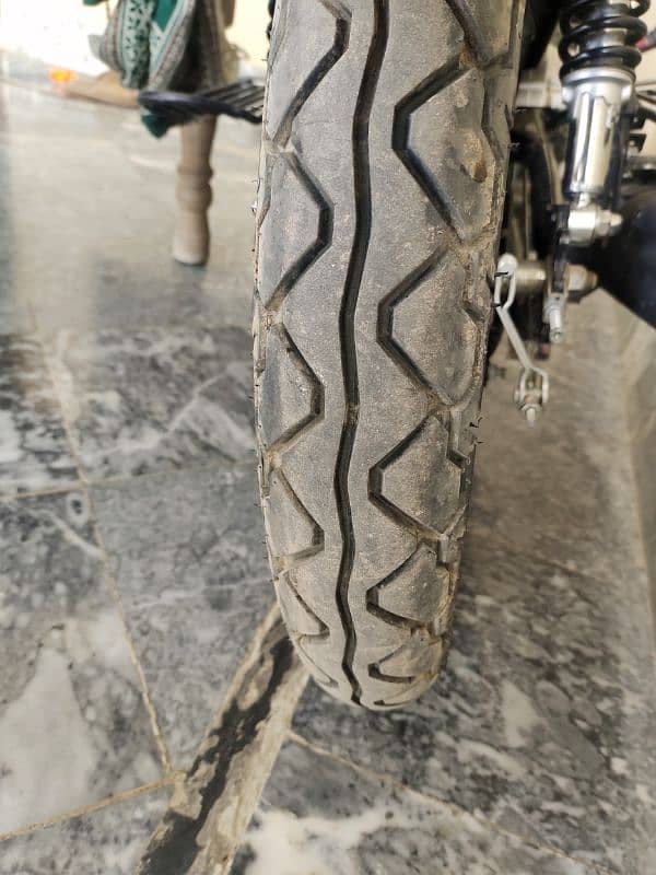 Bike tire 125 Yamaha 125 dx 0