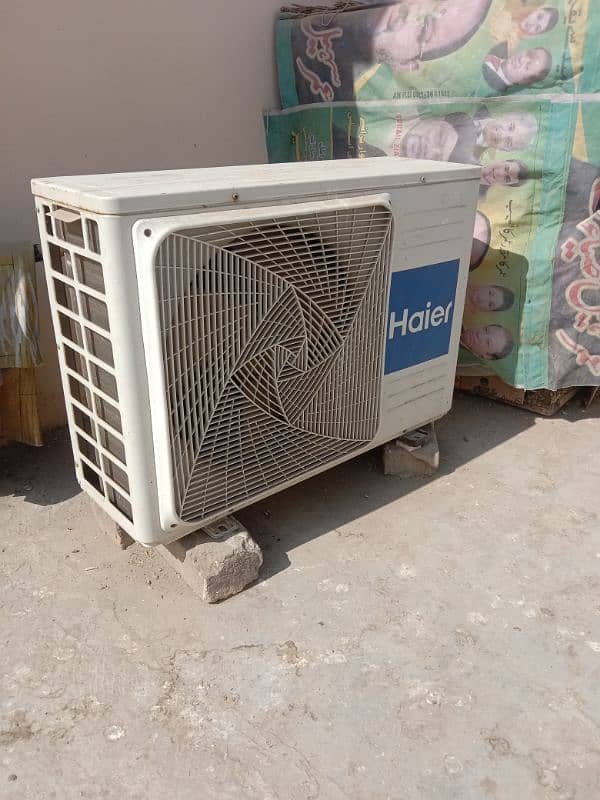 Haier. 1 ton split AC red colour 10 by 9 condition 5