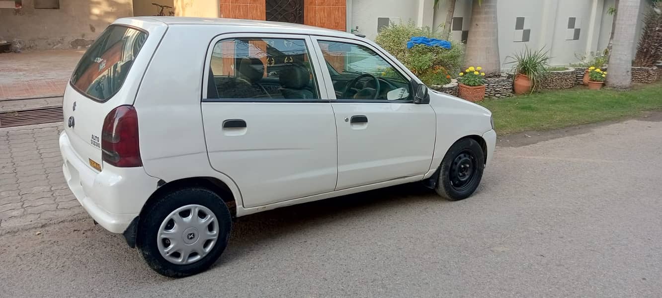 Suzuki Alto 2011 3