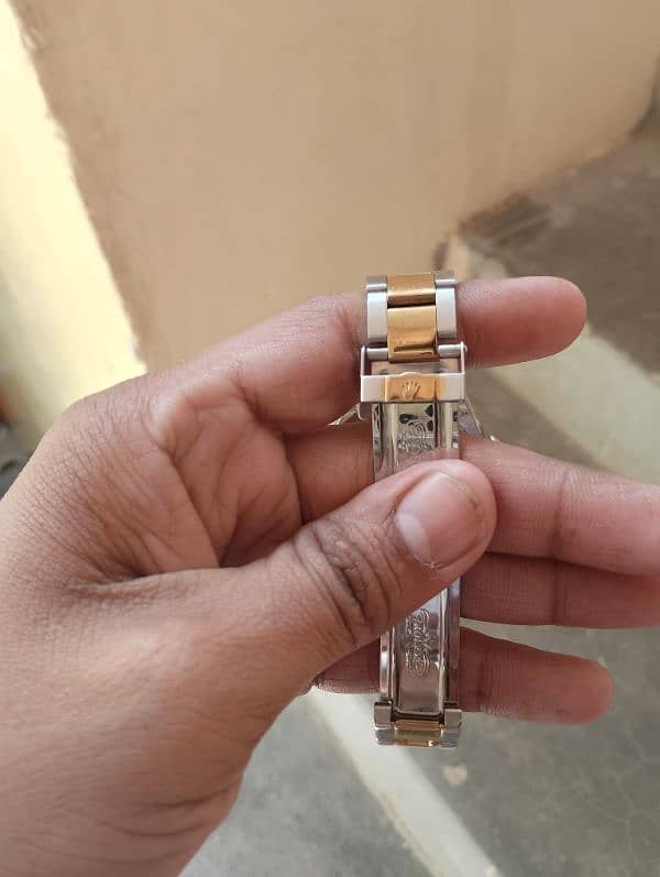 Rolex watch he new he bilkul zada us nahi he original he 9