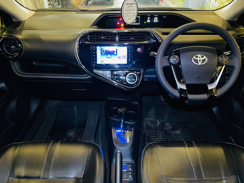 TOYOTA AQUA 2018 HYBRID 8