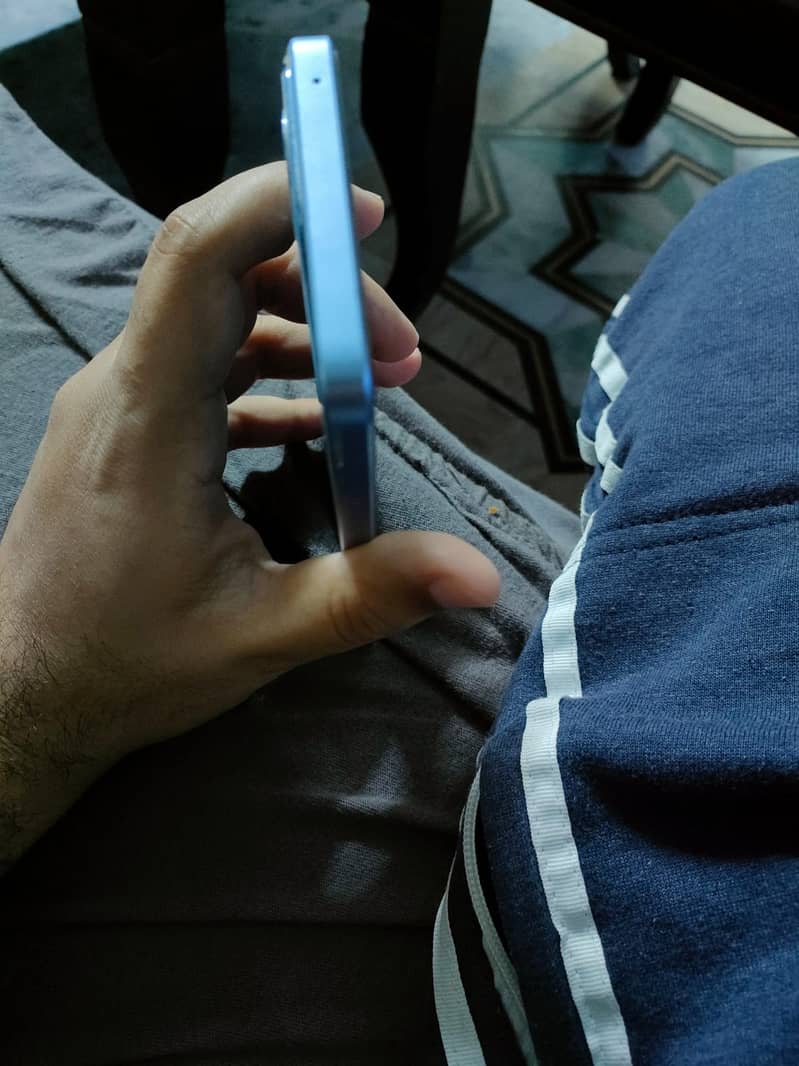 OPPO Reno 11F 5g. 4