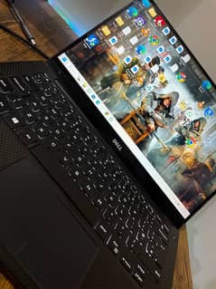 Dell Xps 13  4K  8th gen touch bezel less