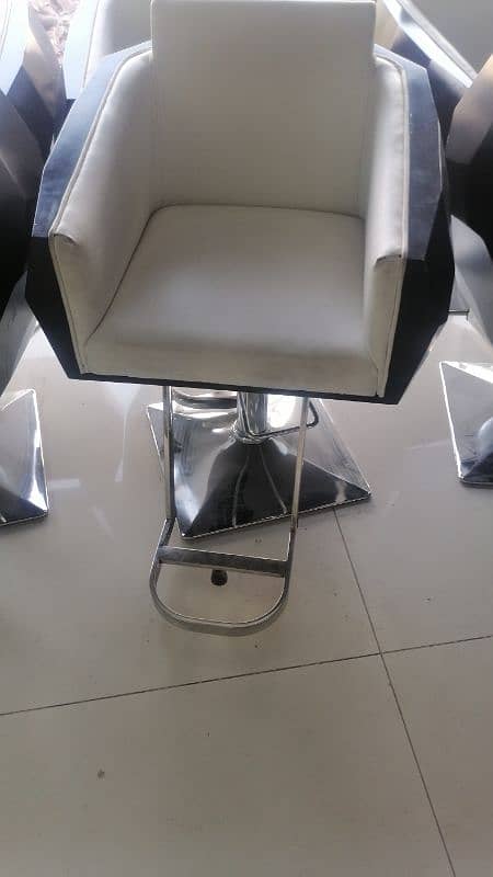 salon chair 0