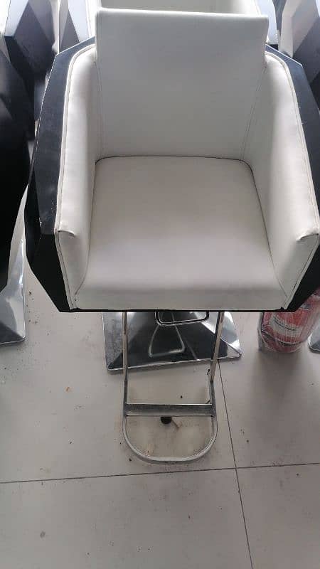 salon chair 2