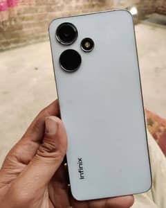 Infinix hot 30 play with 4/64 Candishtion 9/10 All oky