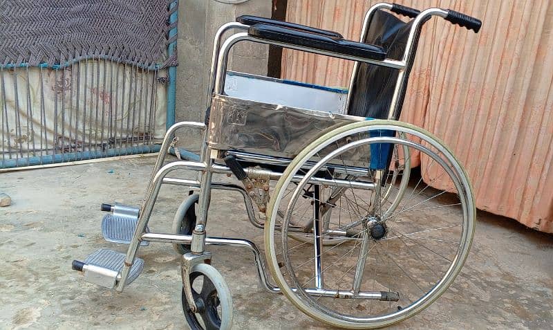 Wheel Chair With Pot System 3