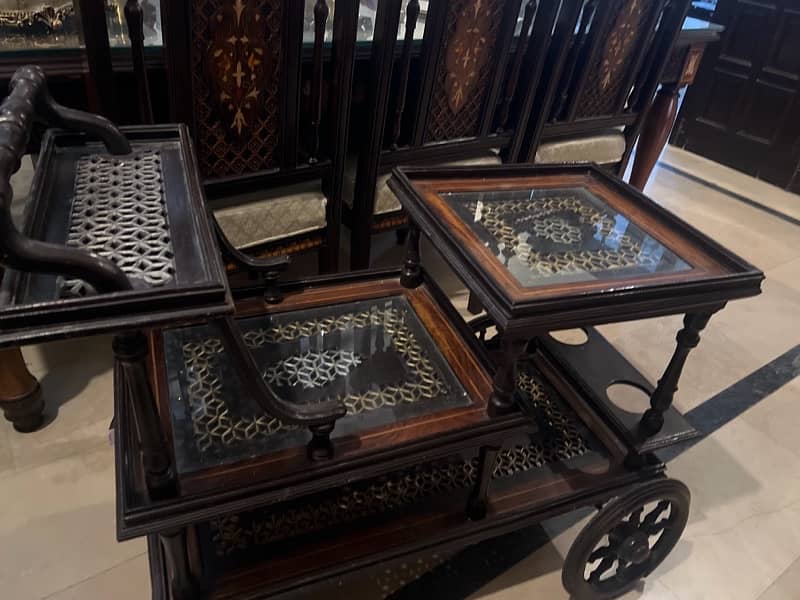 tea trolley  in good condition 1