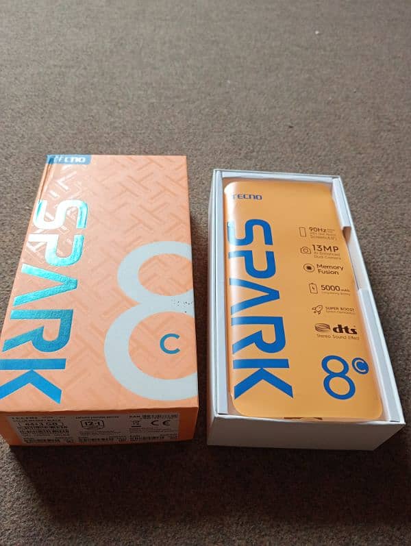 Tecno spark 8c 4-64gb good condition 5