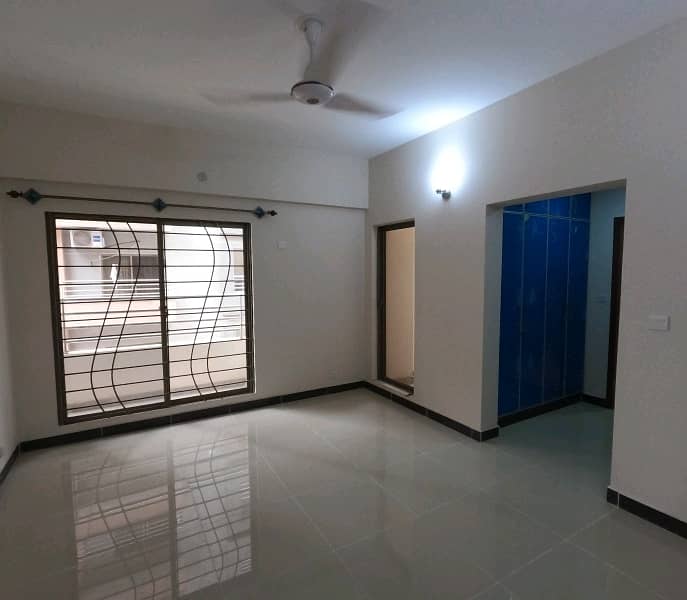 Askari 5 - Sector J Flat Sized 3300 Square Feet For Sale 14