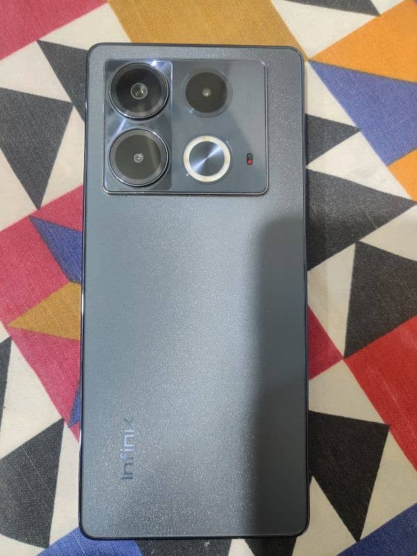 Infinix Note 40 8/256 4