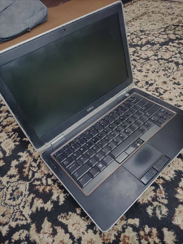 Dell core i5-2540M , 8gb ram and 250 gb hard 3