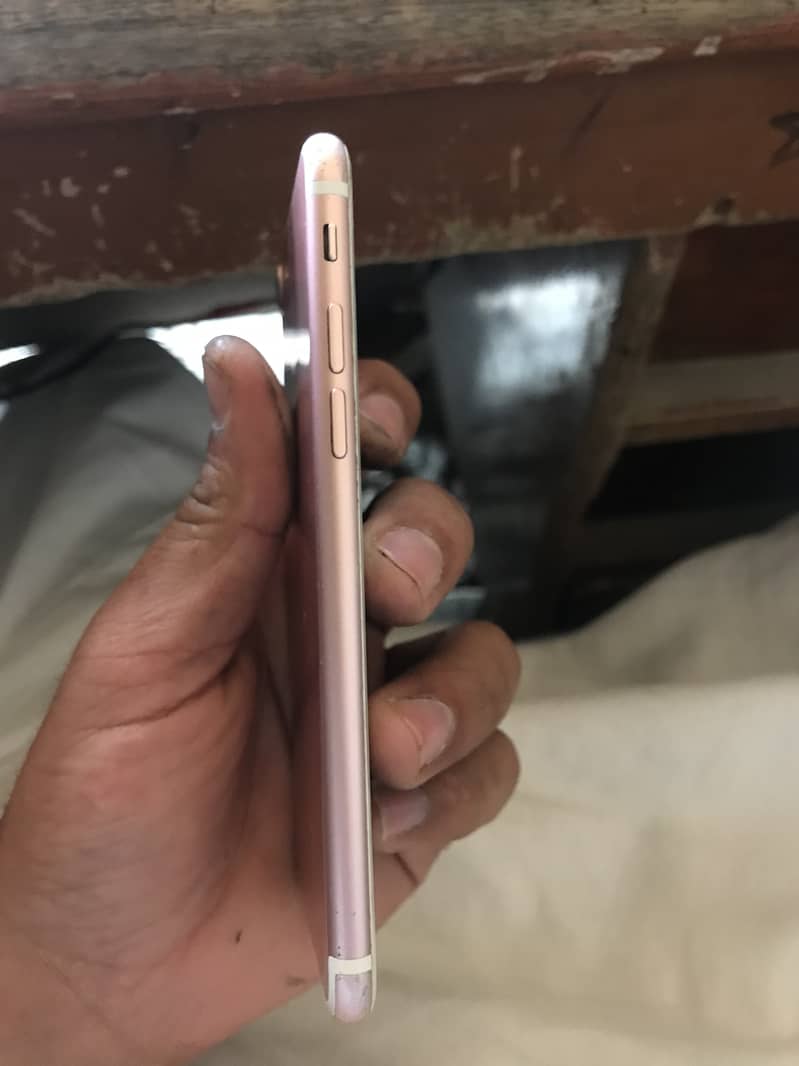 Apple iPhone 7 Golden colour Waterpack whatsapp 0330 827 3001 2