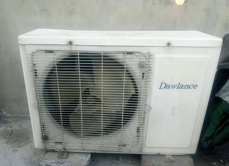 Dawlance 1.5 ton ac urgent sale 1