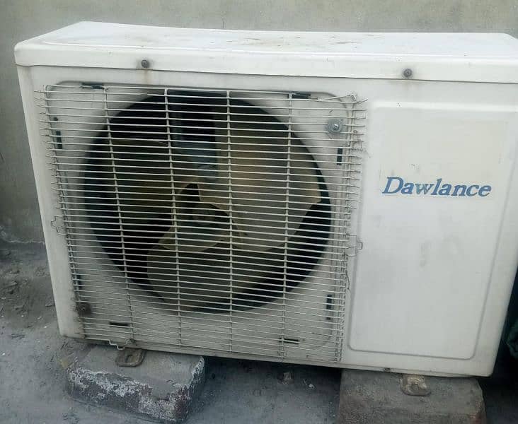 Dawlance 1.5 ton ac urgent sale 2