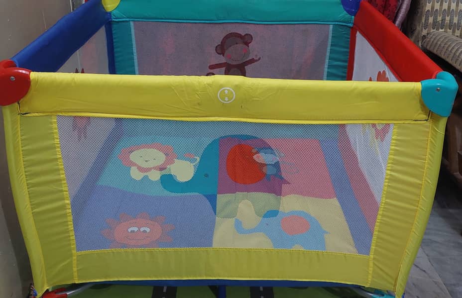 Kids play pen and baby cot 2