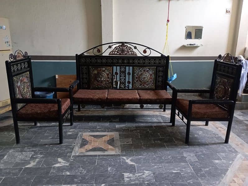 Iron Sofa set (New condition) 5 Seater available for sale 2