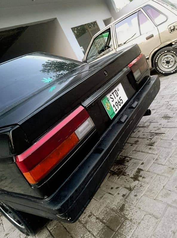 Nissan Sunny 1988 4