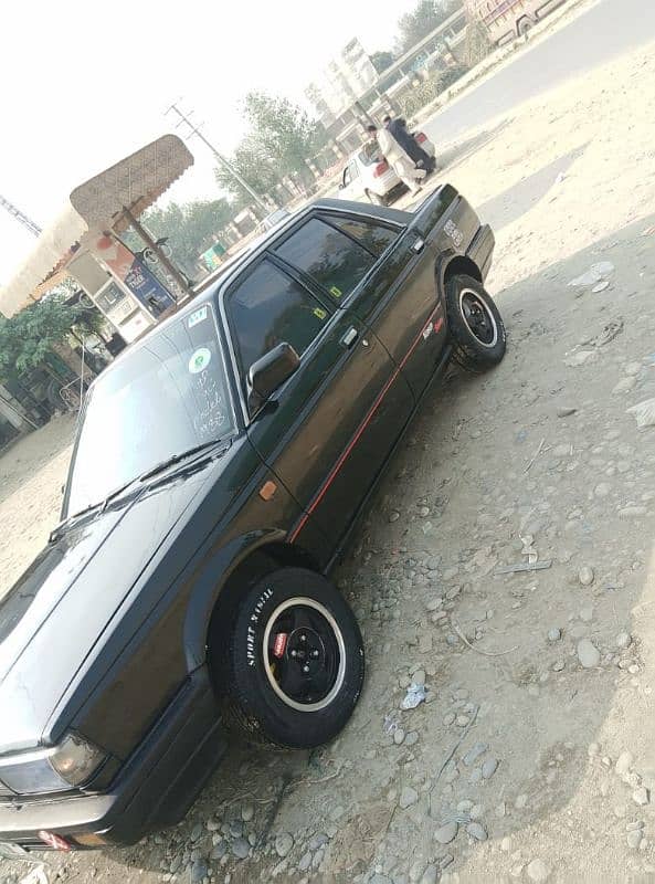 Nissan Sunny 1988 12